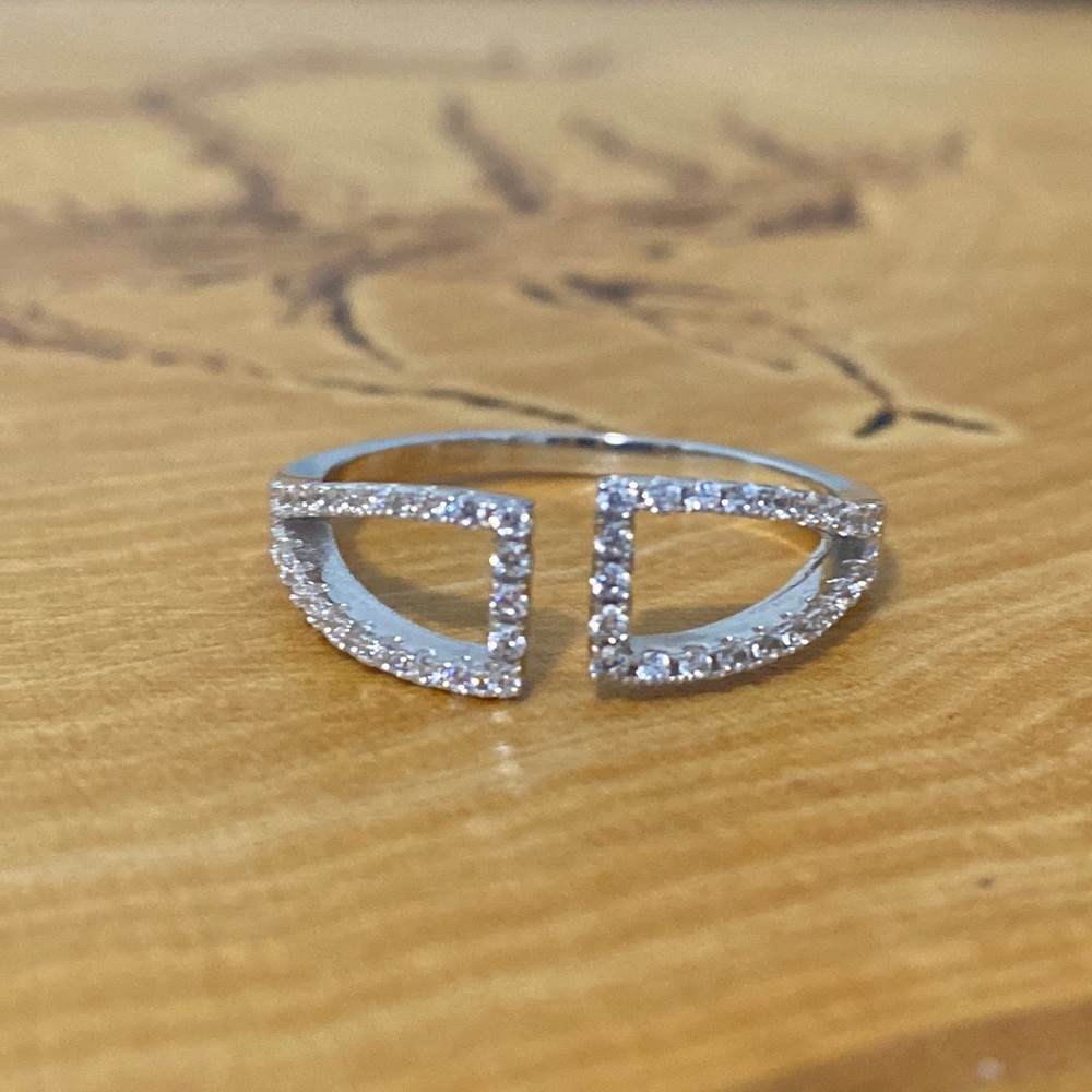 Sterling Silver Modernist Diamond Simulant Ring Size 9.5 - NWOT